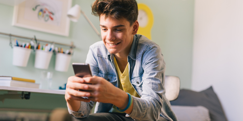 8 Tips For Managing Your Teen's Screen Time