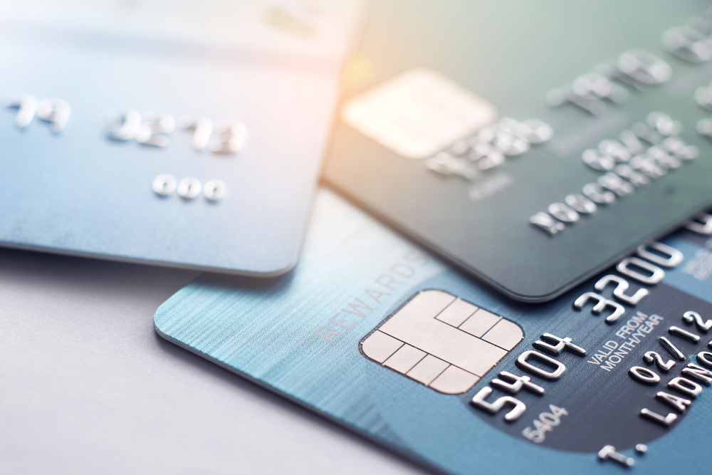 What's the difference between a debit card and a credit card?