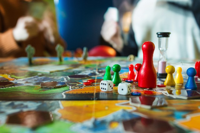The best business games for kids to explore (online & board games)